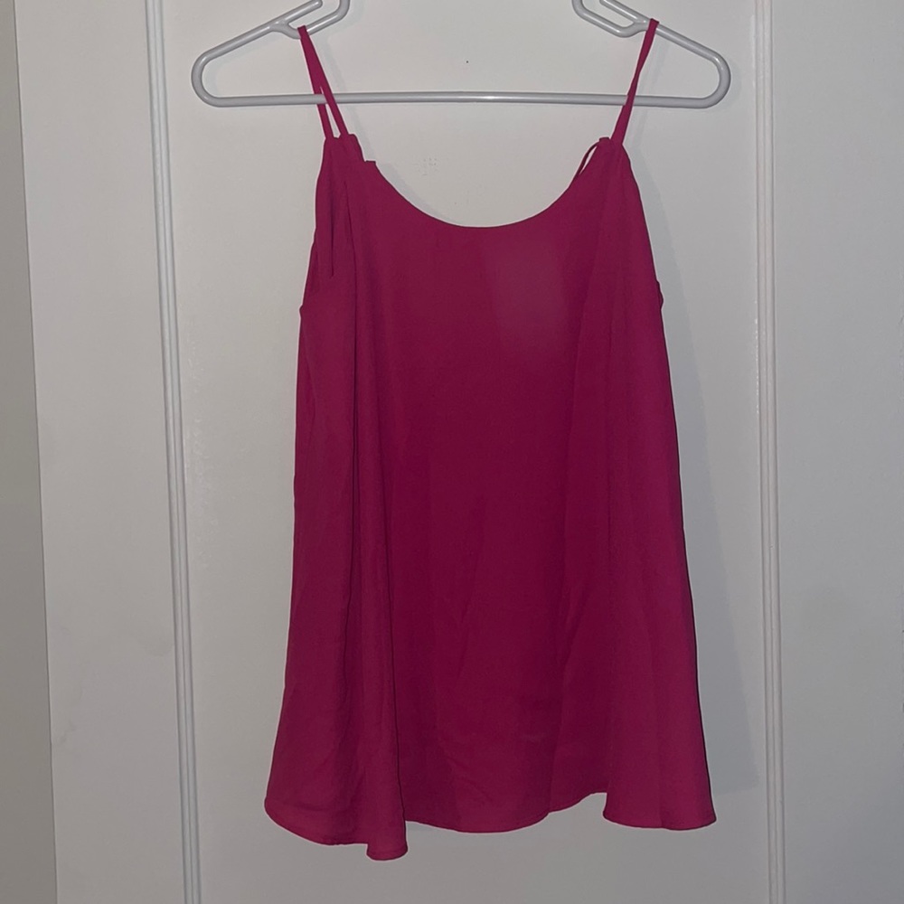 Hot pink flowy tank top size M